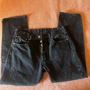 women’s black vintage Levi 501 straight leg jeans